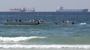 Strategisches Nadelöhr: Tanker im Persischen Golf, der schn... Strategisches Nadelöhr: Tanker im Persischen Golf, der schn...