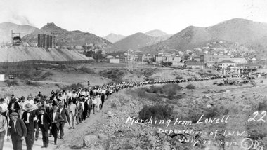 Am 12. Juli 1917 werden mehr als 300 Mitglieder der Gewerkschaft...