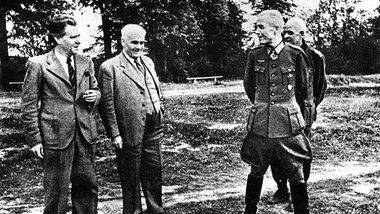 NKFD-Pr&auml;sident Erich Weinert, der faktische KPD-Chef Wilhel...