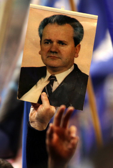 Im serbischen Wahlkampf spielt Milosevic zumindest auf Bildern i...