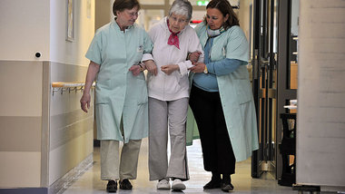 Unentgeltliche Unterst&uuml;tzung: Statt regul&auml;rer zus&auml...