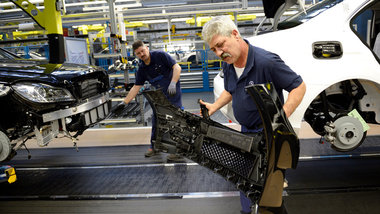 Leiharbeit zementiert: Das Konzernmanagement verk&uuml;ndet &raq...