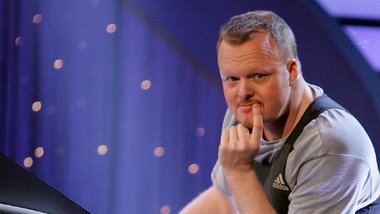 Jetzt erst recht: TV-Star Stefan Raab tr&auml;gt gef&uuml;hlt di...