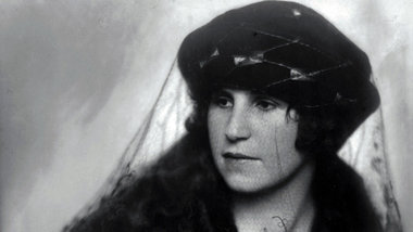 Gina Kaus um 1924 – mit Anfang 30 bereits eine gefeierte R... Gina Kaus um 1924 – mit Anfang 30 bereits eine gefeierte R...