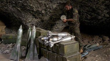 Waffencheck: Kämpfer der »Freien Syrischen Armee&laqu... Waffencheck: Kämpfer der »Freien Syrischen Armee&laqu...
