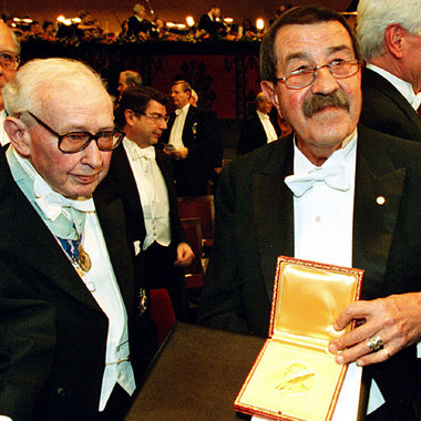 Gegen Springer leider nicht anwesend: Günter Grass und sein gold...