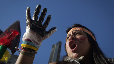 Protest ecuadorianischer Ind&iacute;genas gegen Chevron in der v...