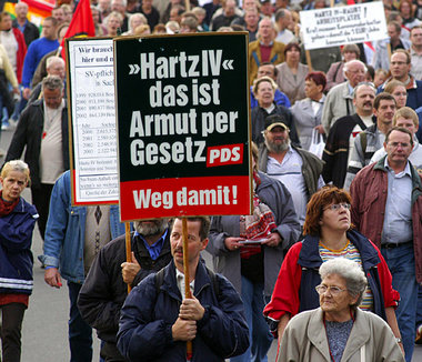 Gegen Hartz-Gesetze protestieren – aber wie? Demonstration in Be...