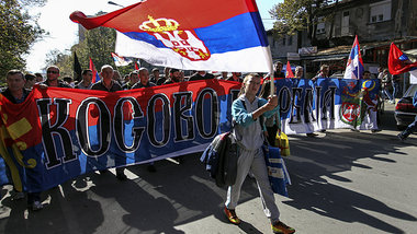 &raquo;Kosovo ist Serbien&laquo;: Serbische Demonstranten Ende O...