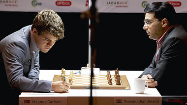 Magnus Carlsen und Viswanathan Anand im Mai