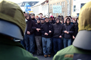 Antifaschistische Blockade gegen anreisende Neonazis am 18. Nove...