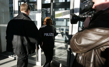 Nach dem Fund der Mikrofone schaltete die Bundestagsverwaltung a...