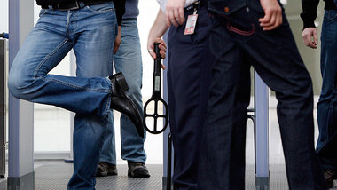 Sicherheitskontrolle am Münchner Flughafen – auch für US-Beamte ...