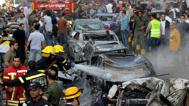 Vor der iranischen Botschaft in Beirut explodierten am Dienstag ...