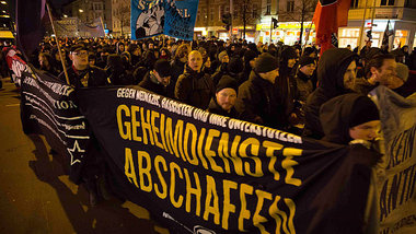 Machtvolle Demonstration gegen rechts: Die Teilnehmerzahl &uuml;...