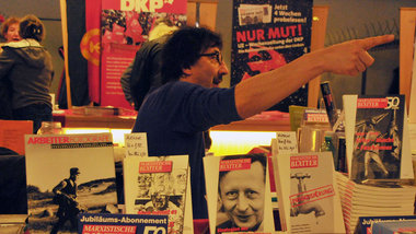 Das Wissen tragen: Stand der Marxistischen Bl&auml;tter auf der ...