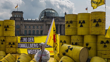 Druck machen f&uuml;r die Energiewende: Demonstration vor dem Re...
