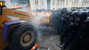 Neofaschisten, Klitschko-Demagogen und ein deutscher Bulldozer: ...