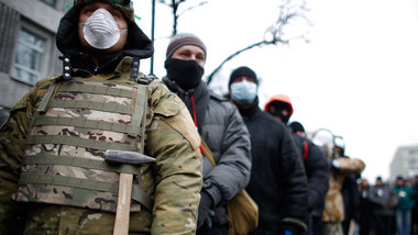Hammerhart: Protest ukrainischer Rechter gegen die geplatzte Ann...