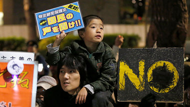 Dienstag vergangener Woche in Tokio: Emp&ouml;rte Japaner protes...