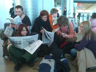 Ein Teil der deutschen Delegation im Flughafen von Madrid