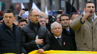 Seit an Seit: Witali Klitschko (UDAR), Polens früherer Regierung...