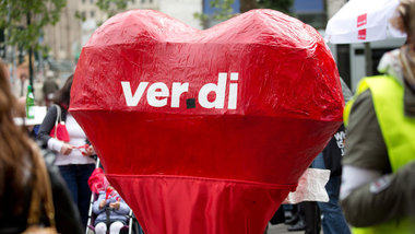 Tarifstreit mit rotem Herz: ver.di-Demonstration am 14.5. in D&u...