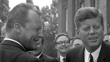 Am 26. Juni 1963 in Berlin: Willy Brandt mit John F. Kennedy