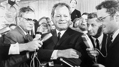 Durchmachen mit der SPD-Ikone: »Die lange Willy-Brandt-Nac... Durchmachen mit der SPD-Ikone: »Die lange Willy-Brandt-Nac...