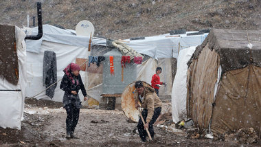 Fl&amp;uuml;chtlinge aus Syrien in einem Zeltlager in Zahle in d...