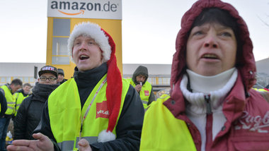 Streikende Amazon-Besch&amp;auml;ftigte am Montag in Leipzig