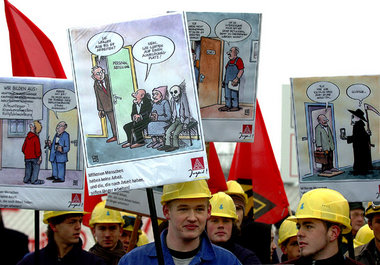 Protest der IG-Metall-Jugend gegen die Rente mit 67 am Freitag i... Protest der IG-Metall-Jugend gegen die Rente mit 67 am Freitag i...