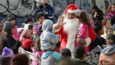 Den Weihnachtsmann gibt es auch für Arme: Am Sonnabend mach... Den Weihnachtsmann gibt es auch für Arme: Am Sonnabend mach...