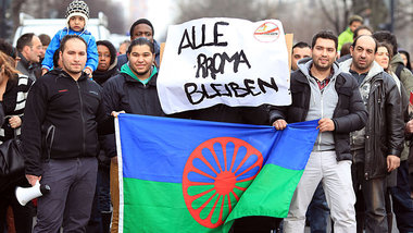 Setzen sich gegen Hetze zur Wehr: Sinti und Roma am 8. April in ... Setzen sich gegen Hetze zur Wehr: Sinti und Roma am 8. April in ...
