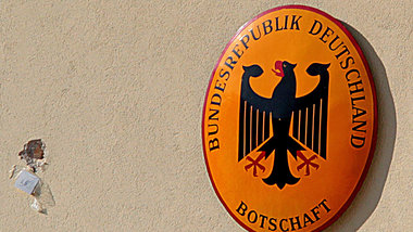 Deutsche Wand in Athen am Montag: Alles wie geleckt, nur der Put... Deutsche Wand in Athen am Montag: Alles wie geleckt, nur der Put...