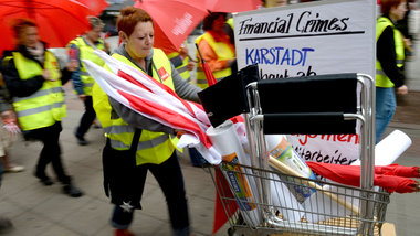 Druck auf unnachgiebige Unternehmer: Streik im Einzelhandel in N... Druck auf unnachgiebige Unternehmer: Streik im Einzelhandel in N...