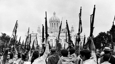 1. Januar 1959: Revolutionäre feiern in Havanna die Flucht des D...