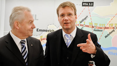 Man kennt sich l&auml;nger: Bahnchef R&uuml;diger Grube und Rola...