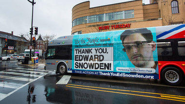Danke, Edward Snowden &ndash; Buswerbung von B&uuml;rgerrechtsgr...