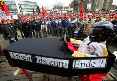 Im Opel-Stammwerk Rüsselsheim folgten 4000 Beschäftigte dem Aufr...