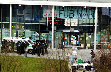 Hinhalten, bluffen und zuschlagen: Der Rektor ließ die »Herren d...