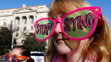 Protestaktion gegen das US-amerikanische Spionageprogramm am Fre...