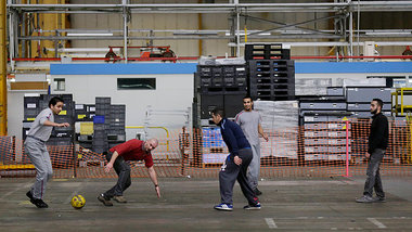 Streikende Peugeot-Arbeiter in Aulnay-sous-Bois (Februar 2013). ...