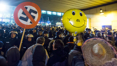 Massiver Widerstand gegen den Neonaziaufmarsch in Dresden wie hi...