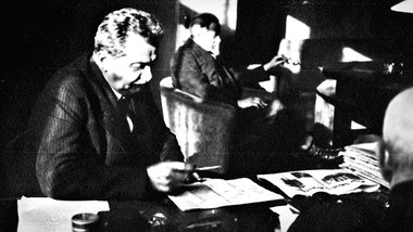 Ziel des SOPADE-Gründers Otto Wels: Die Führung in Par... Ziel des SOPADE-Gründers Otto Wels: Die Führung in Par...