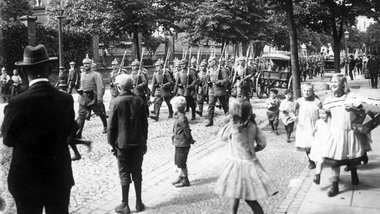 Der Krieg kommt aus den Kasernen: Mobilmachung am 7. August 1914...