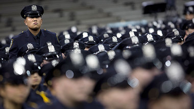 Demnächst NSA-Kontaktsperre? New Yorker Polizeischüler... Demnächst NSA-Kontaktsperre? New Yorker Polizeischüler...