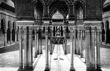 Die Alhambra von Granada – Hauptwerk islamischer Baukunst des 13...