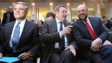 Sie stehen f&uuml;r eine neoliberale Politik: Deutsche-Bank-Vors...