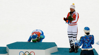 Applaus, Applaus: Tina Maze (l.) und Viktoria Rebensburg Applaus, Applaus: Tina Maze (l.) und Viktoria Rebensburg